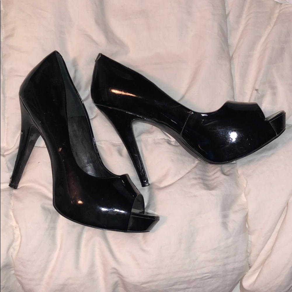 Jessica Simpson black heels